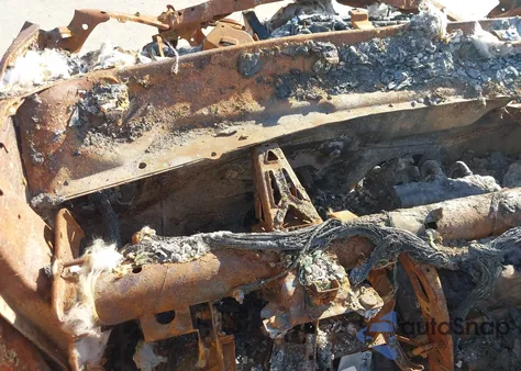 2017 Chevrolet Volt Lt z USA, uszkodzony, nr VIN 1G1RC6S55HU101820